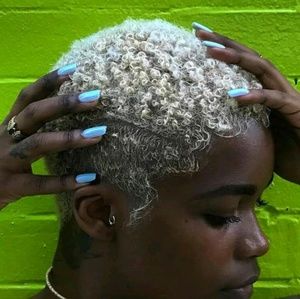 Meet your Posher, Veronica